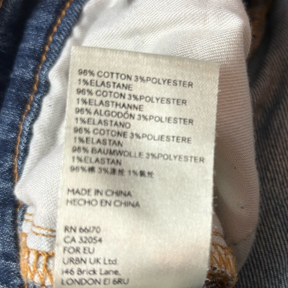 Anthropologie Pilcro Cut-Off Mid Rise Denim Shorts Blue Distressed Sz 29 (10) - Picture 5 of 6